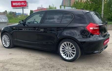 BMW 1 серия, 2008 год, 700 000 рублей, 1 фотография