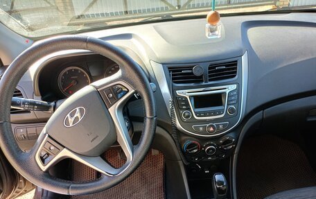 Hyundai Solaris II рестайлинг, 2015 год, 885 000 рублей, 5 фотография