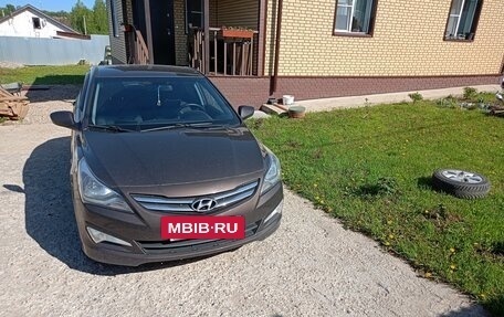 Hyundai Solaris II рестайлинг, 2015 год, 885 000 рублей, 2 фотография
