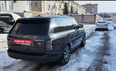 Land Rover Range Rover IV рестайлинг, 2018 год, 8 000 000 рублей, 3 фотография