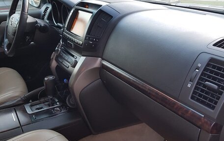 Toyota Land Cruiser 200, 2010 год, 3 550 000 рублей, 3 фотография