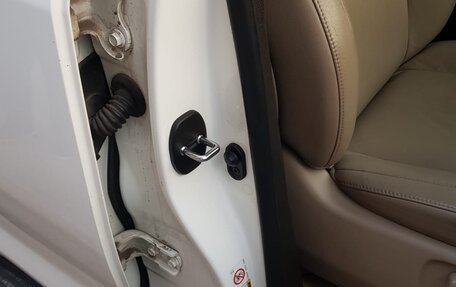 Toyota Land Cruiser 200, 2010 год, 3 550 000 рублей, 24 фотография