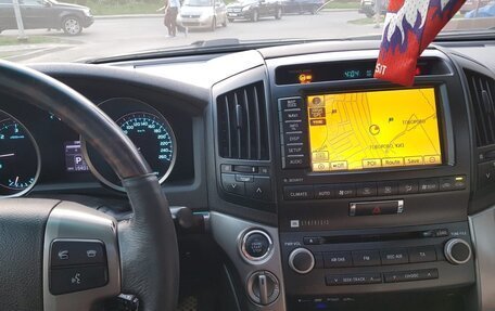 Toyota Land Cruiser 200, 2010 год, 3 550 000 рублей, 28 фотография