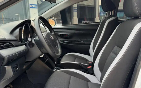 Toyota Yaris XP150 рестайлинг, 2020 год, 1 100 035 рублей, 13 фотография