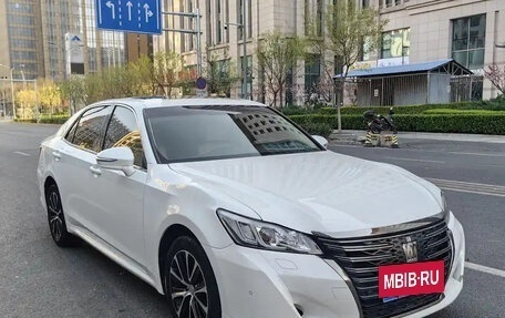 Toyota Crown, 2018 год, 2 750 035 рублей, 3 фотография