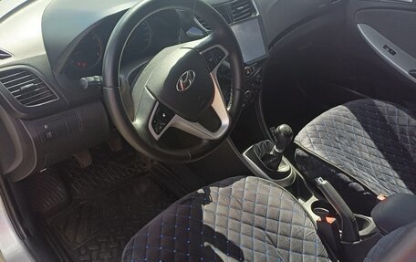 Hyundai Solaris II рестайлинг, 2013 год, 850 000 рублей, 9 фотография