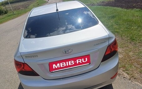 Hyundai Solaris II рестайлинг, 2013 год, 850 000 рублей, 4 фотография