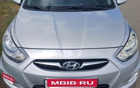 Hyundai Solaris II рестайлинг, 2013 год, 850 000 рублей, 3 фотография