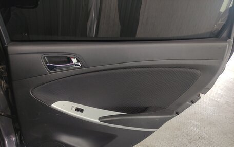 Hyundai Solaris II рестайлинг, 2013 год, 977 000 рублей, 17 фотография