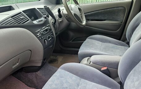 Toyota Prius IV XW50, 1999 год, 250 000 рублей, 3 фотография