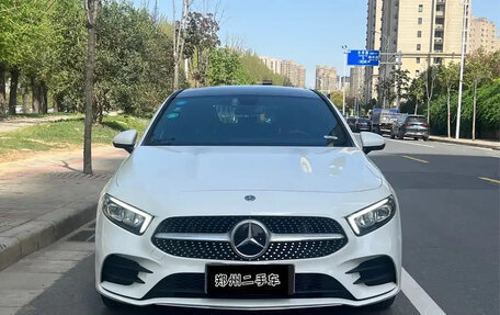 Mercedes-Benz A-Класс, 2021 год, 1 700 000 рублей, 2 фотография