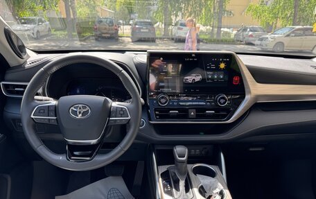 Toyota Highlander, 2025 год, 5 390 000 рублей, 15 фотография