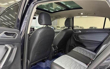 Volkswagen Tiguan II, 2022 год, 2 518 000 рублей, 9 фотография