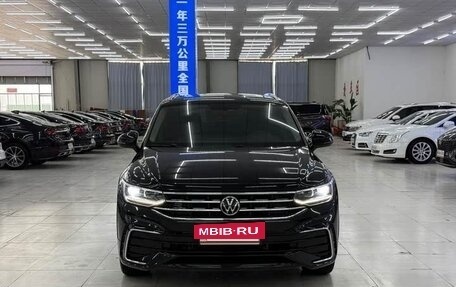 Volkswagen Tiguan II, 2022 год, 2 518 000 рублей, 4 фотография