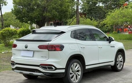 Volkswagen Tiguan II, 2020 год, 2 100 900 рублей, 5 фотография