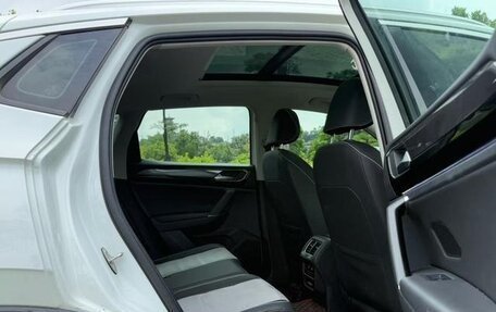 Volkswagen Tiguan II, 2020 год, 2 100 900 рублей, 13 фотография