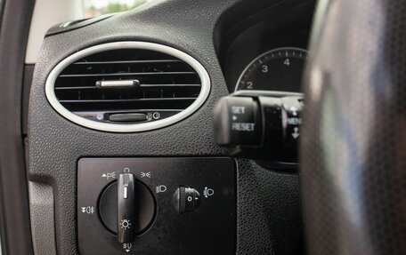 Ford Focus II рестайлинг, 2005 год, 410 000 рублей, 35 фотография