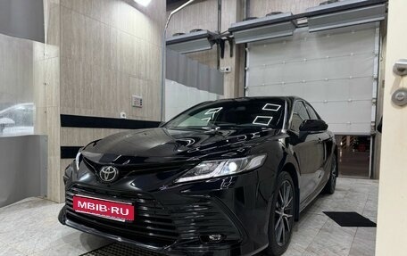 Toyota Camry, 2021 год, 3 950 000 рублей, 1 фотография