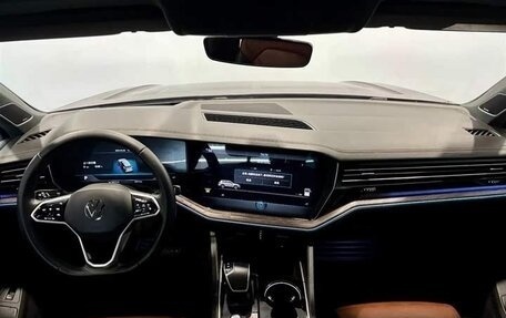 Volkswagen Touareg III, 2022 год, 5 600 000 рублей, 8 фотография