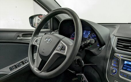 Hyundai Solaris II рестайлинг, 2015 год, 1 090 000 рублей, 21 фотография