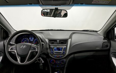 Hyundai Solaris II рестайлинг, 2015 год, 1 090 000 рублей, 22 фотография