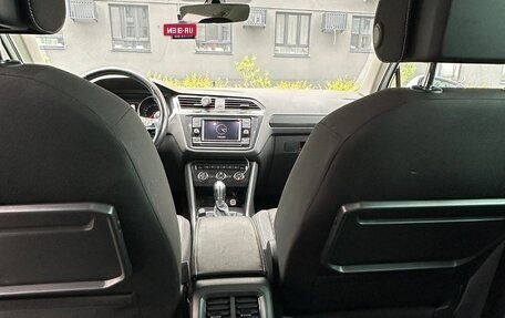 Volkswagen Tiguan II, 2017 год, 2 800 000 рублей, 13 фотография