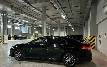 Toyota Camry, 2021 год, 3 950 000 рублей, 10 фотография