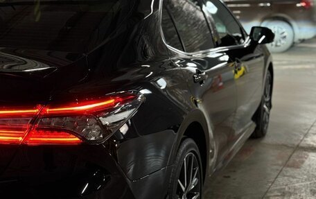 Toyota Camry, 2021 год, 3 950 000 рублей, 5 фотография