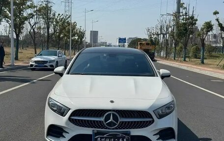 Mercedes-Benz A-Класс, 2022 год, 1 750 000 рублей, 2 фотография