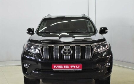 Toyota Land Cruiser Prado 150 рестайлинг 2, 2019 год, 5 400 000 рублей, 2 фотография