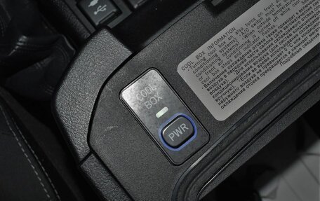 Toyota Land Cruiser Prado 150 рестайлинг 2, 2019 год, 5 400 000 рублей, 13 фотография