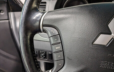 Mitsubishi Pajero IV, 2011 год, 2 100 000 рублей, 24 фотография
