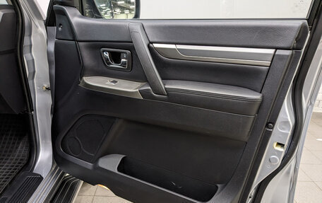 Mitsubishi Pajero IV, 2011 год, 2 100 000 рублей, 22 фотография