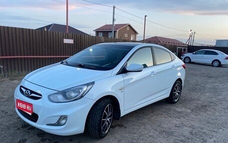 Hyundai Solaris II рестайлинг, 2012 год, 850 000 рублей, 1 фотография