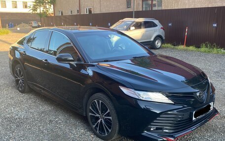 Toyota Camry, 2020 год, 3 100 000 рублей, 2 фотография