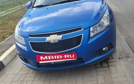 Chevrolet Cruze II, 2009 год, 650 000 рублей, 3 фотография