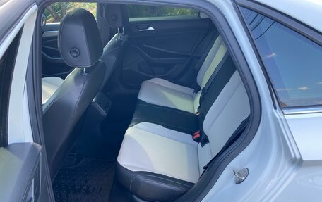 Volkswagen Jetta VII, 2018 год, 1 850 000 рублей, 12 фотография
