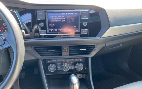 Volkswagen Jetta VII, 2018 год, 1 850 000 рублей, 18 фотография