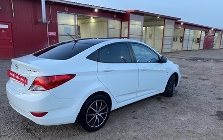 Hyundai Solaris II рестайлинг, 2012 год, 850 000 рублей, 5 фотография