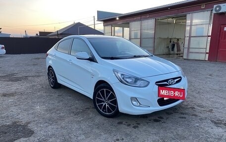 Hyundai Solaris II рестайлинг, 2012 год, 850 000 рублей, 2 фотография