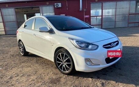 Hyundai Solaris II рестайлинг, 2012 год, 850 000 рублей, 3 фотография