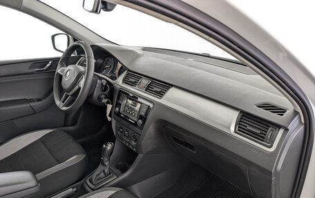 Skoda Rapid I, 2017 год, 1 100 000 рублей, 13 фотография
