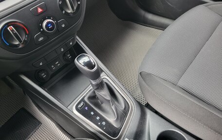 Hyundai Solaris II рестайлинг, 2017 год, 1 064 000 рублей, 19 фотография