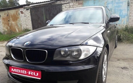 BMW 1 серия, 2011 год, 722 000 рублей, 2 фотография