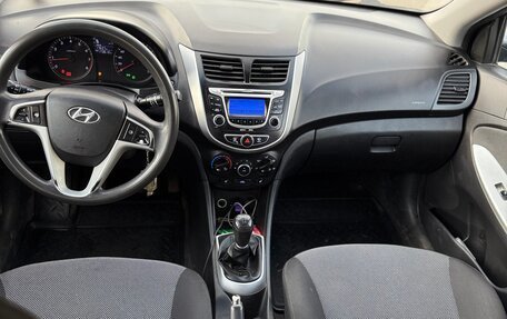 Hyundai Solaris II рестайлинг, 2011 год, 720 000 рублей, 8 фотография