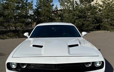 Dodge Challenger III рестайлинг 2, 2019 год, 2 900 000 рублей, 2 фотография