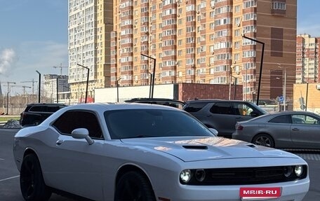 Dodge Challenger III рестайлинг 2, 2019 год, 2 900 000 рублей, 13 фотография