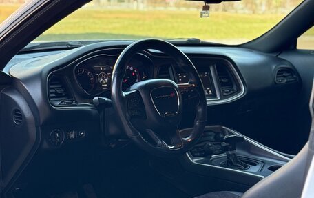 Dodge Challenger III рестайлинг 2, 2019 год, 2 900 000 рублей, 25 фотография