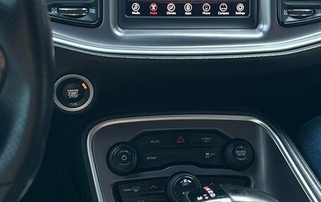 Dodge Challenger III рестайлинг 2, 2019 год, 2 900 000 рублей, 21 фотография