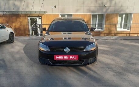 Volkswagen Jetta VI, 2014 год, 997 000 рублей, 4 фотография